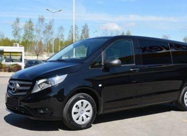 Real Mercedes minivan for a private airport transfer from Marrakech Menara Airport